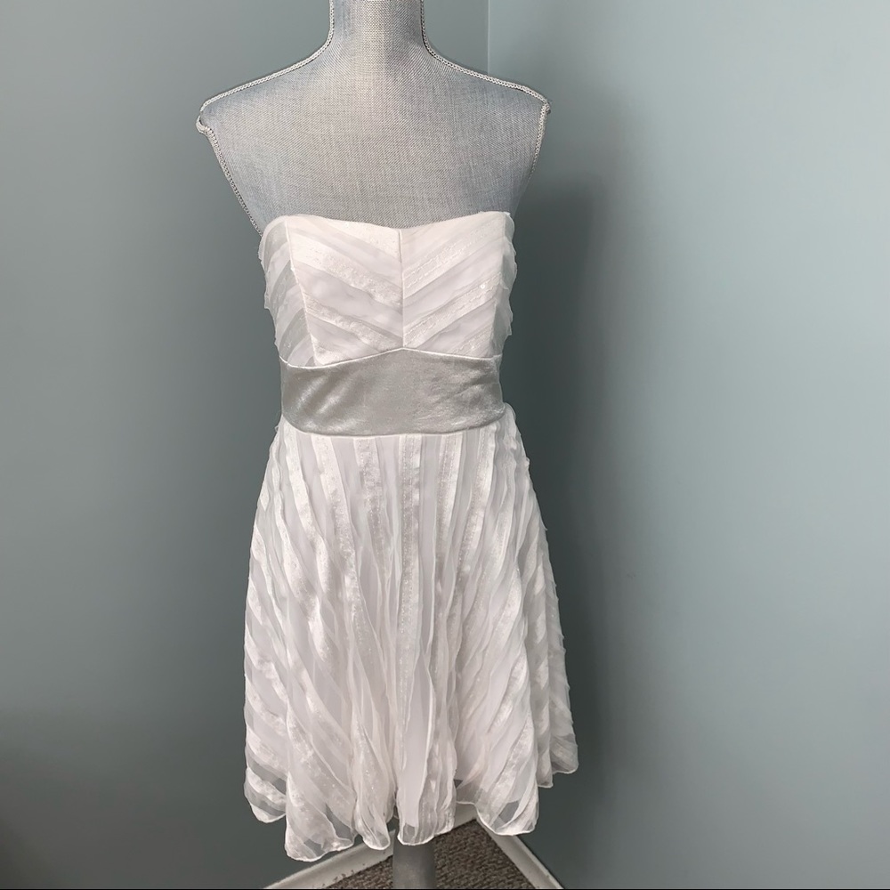 LE CHATEAU white mini cocktail dress size medium wedding guest NWT prom